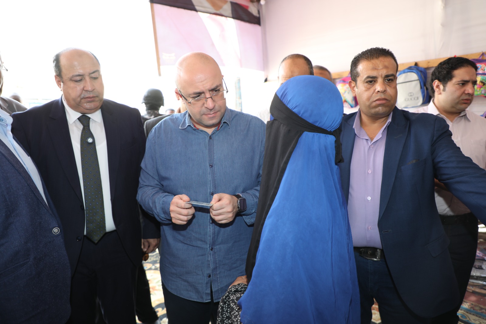 بمناسبة العام الدراسي.. المحافظ يفتتح معرض أهلاً مدارس